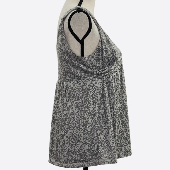 NEW York & Company Gray Floral Blouse Size Medium - Picture 6 of 9